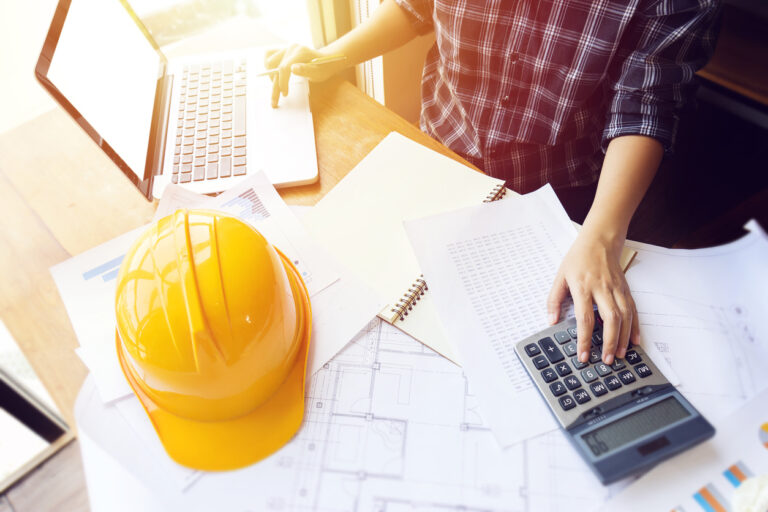 Juros de obra: o que construtoras precisam saber sobre a taxa de evolução da obra