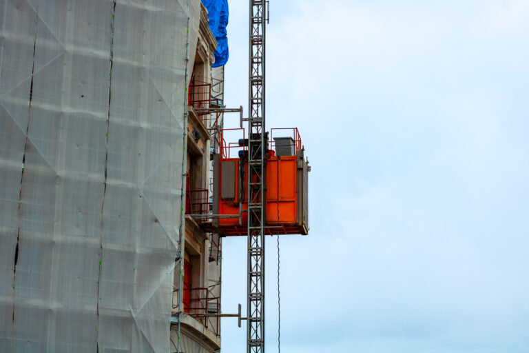 Elevador cremalheira para obra | Guia Completo